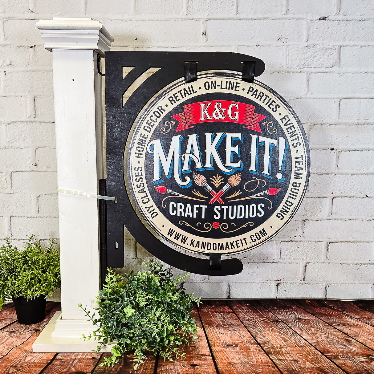 Custom Craft Booth Hanging Sign for Pop-Up Tents Double-Sided UV Printed Round Market Sign with Hanger