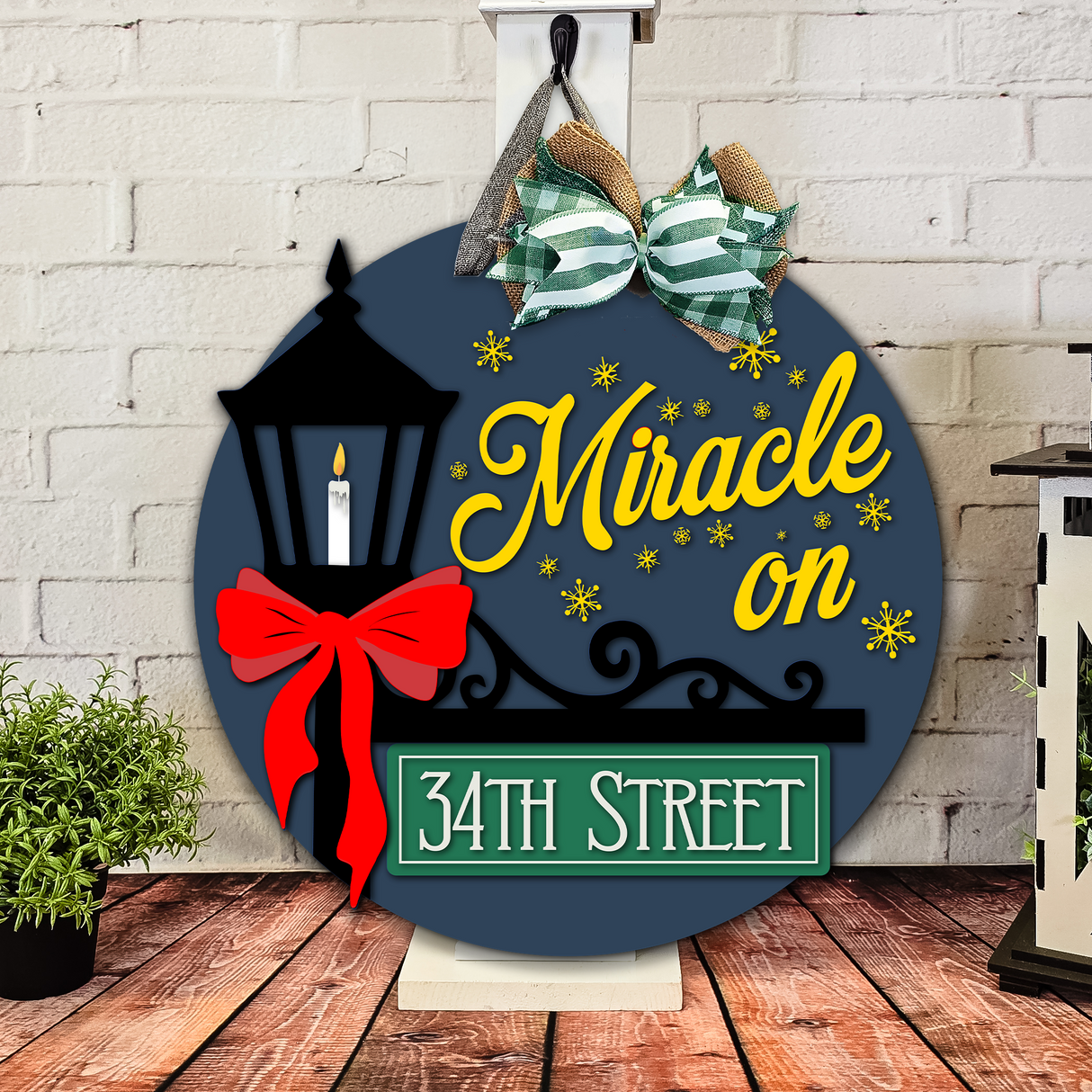 Miracle on 34th Street Door Hanger - DIY Unfinished Kit - Lvl 2