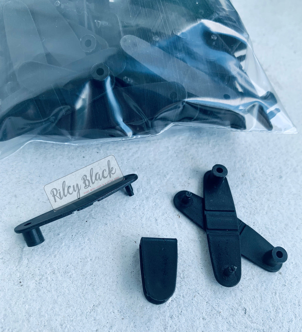 Black XL Keychain Thingies® 1/8”+