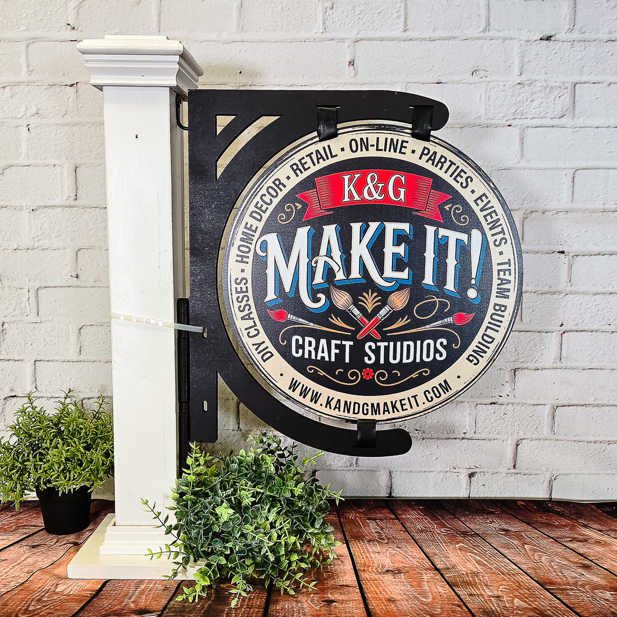 Custom Craft Booth Hanging Sign for Pop-Up Tents Double-Sided UV Printed Round Market Sign with Hanger