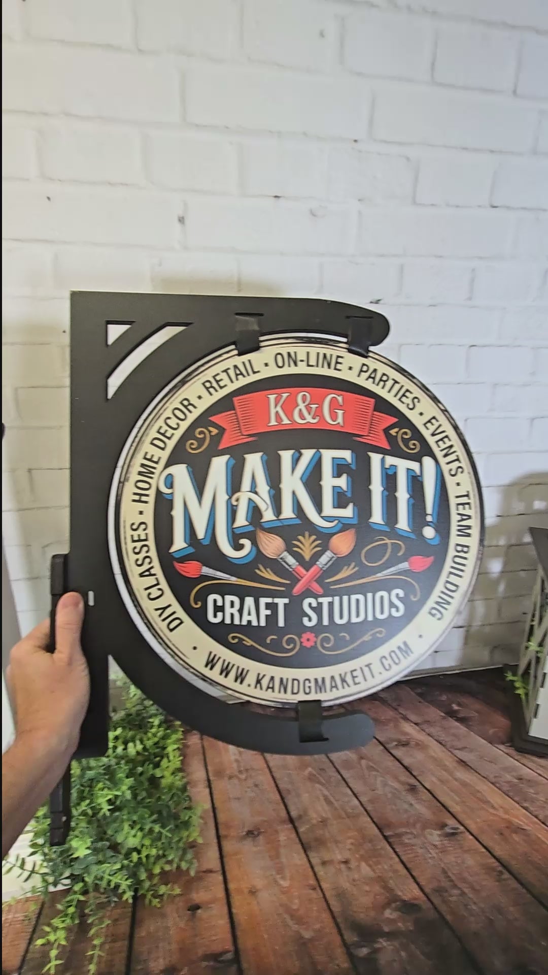 Custom Craft Booth Hanging Sign for Pop-Up Tents Double-Sided UV Printed Round Market Sign with Hanger